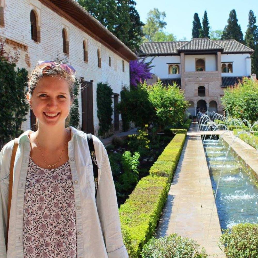 Meet your Posher, Elizabeth